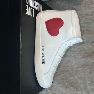 LOVE MOSCHINO SNEAKERS